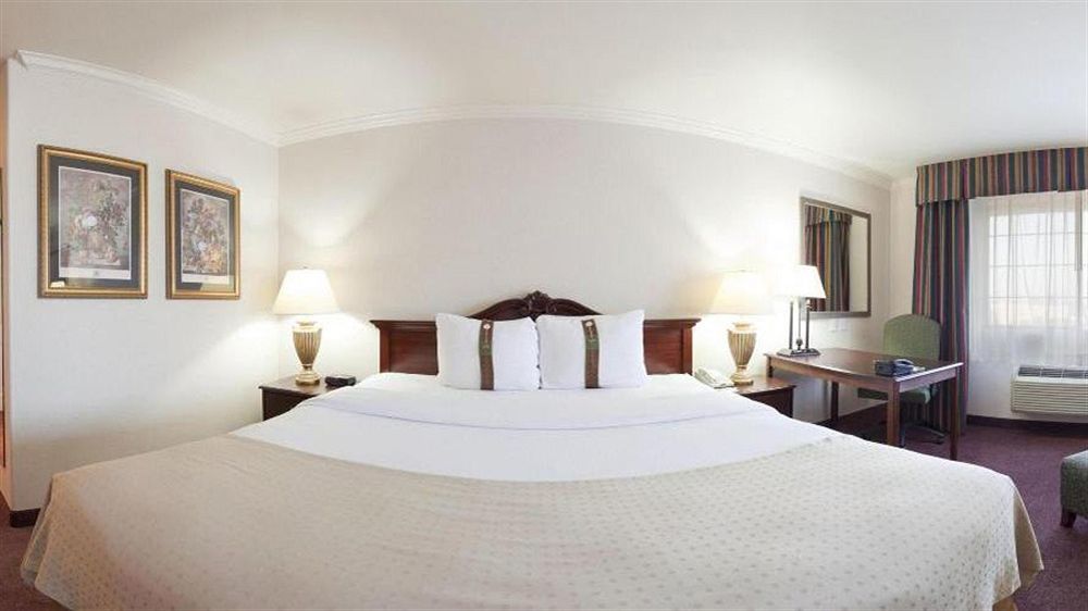 Holiday Inn Selma - Swancourt Eksteriør bilde